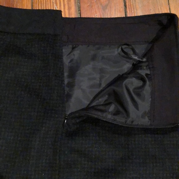 BLACK J. CREW SHORT PENCIL SKIRT - Picture 4 of 5